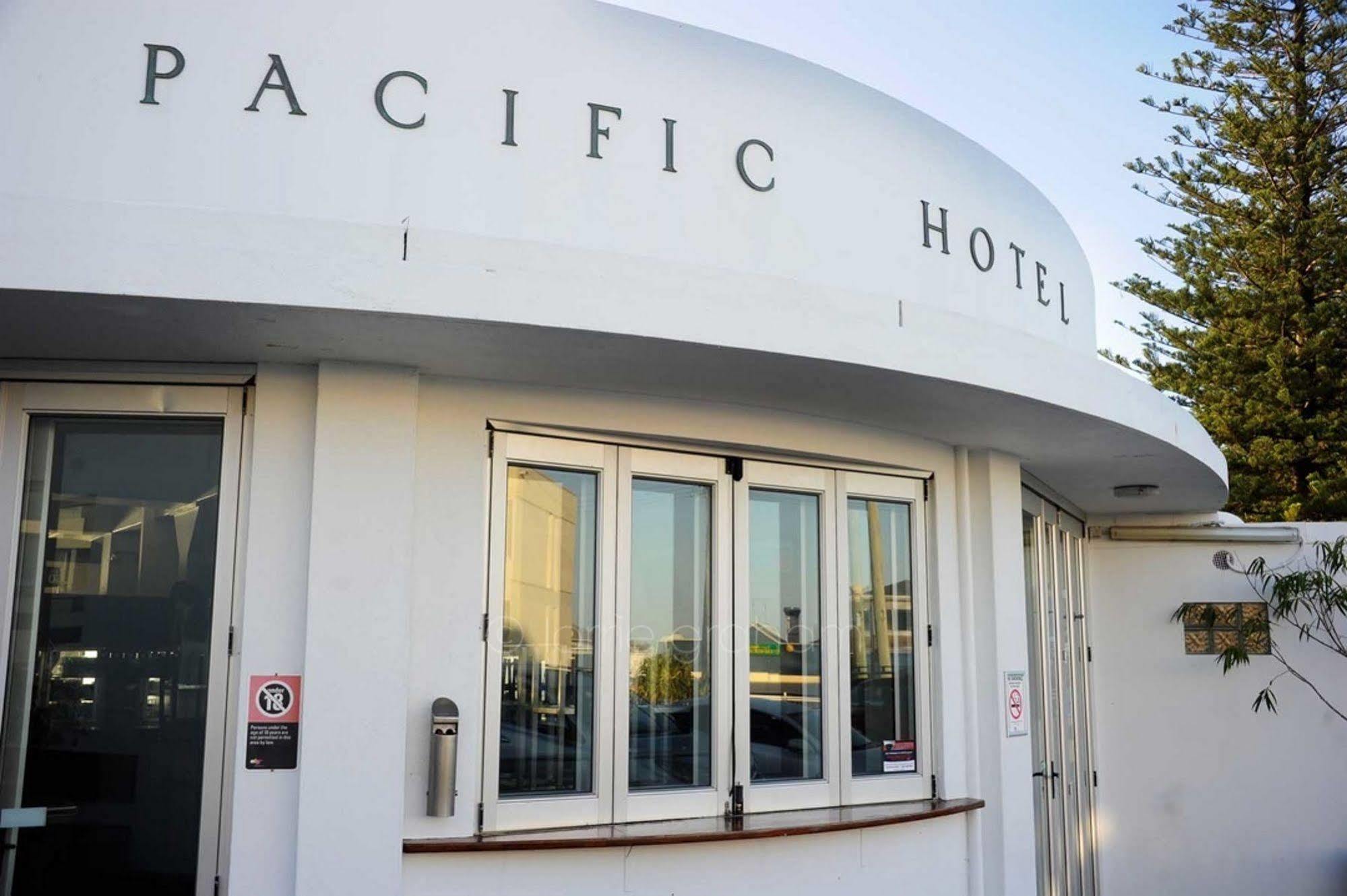 Pacific Hotel Yamba Buitenkant foto