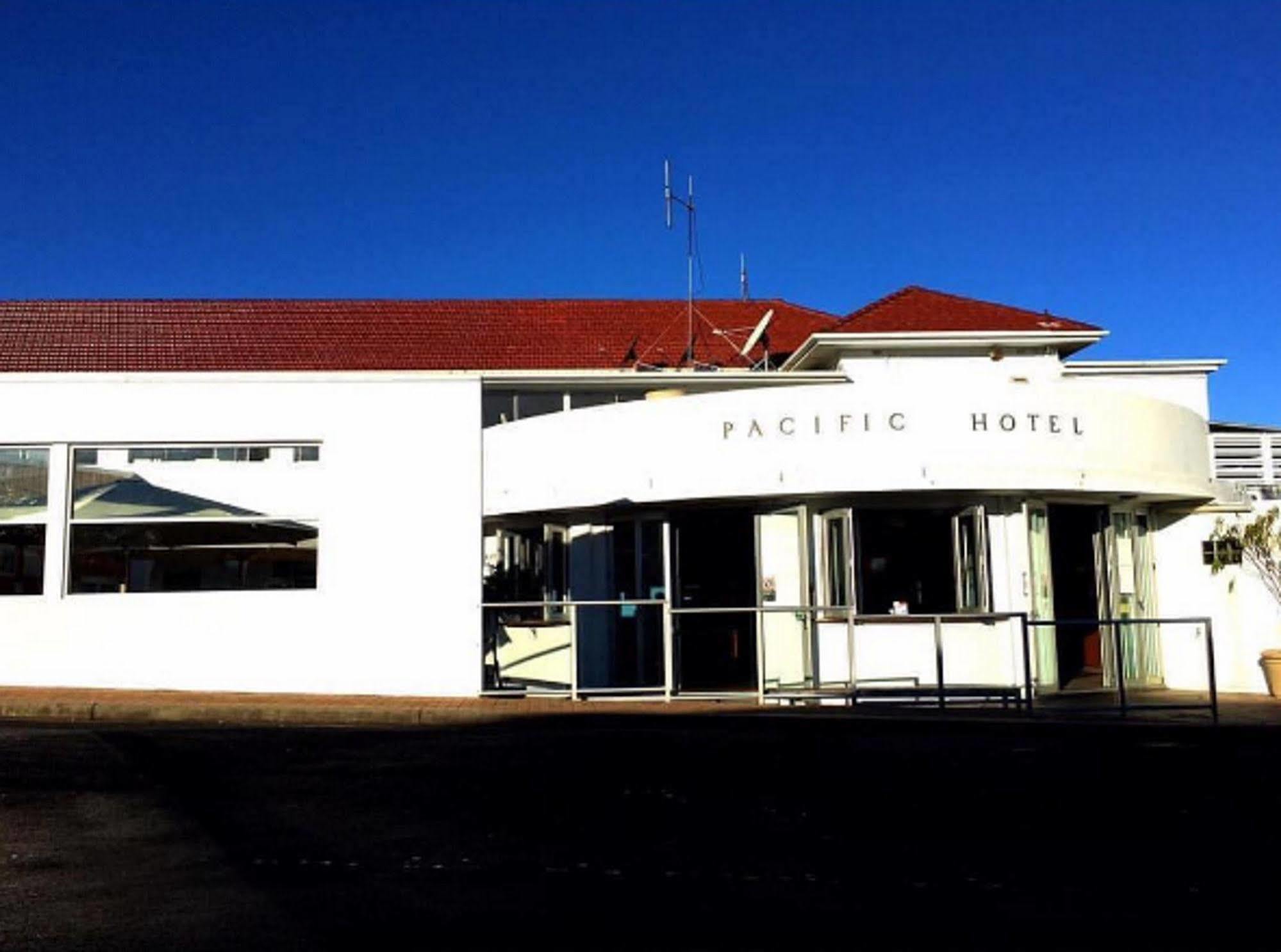 Pacific Hotel Yamba Buitenkant foto